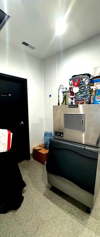 5319 W Belmont Avenue, Chicago, IL 60641