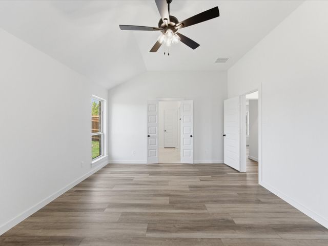 1537 Dresser Street, Graham, TX 76450