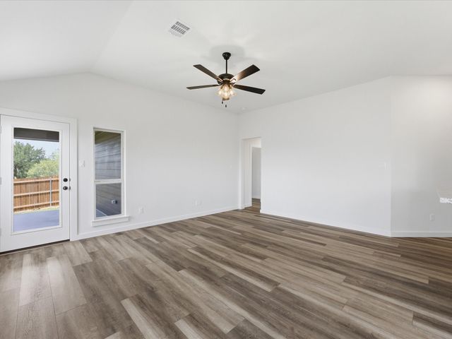 1537 Dresser Street, Graham, TX 76450