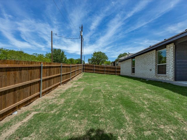 1537 Dresser Street, Graham, TX 76450