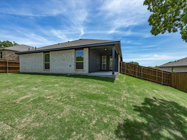 1537 Dresser Street, Graham, TX 76450
