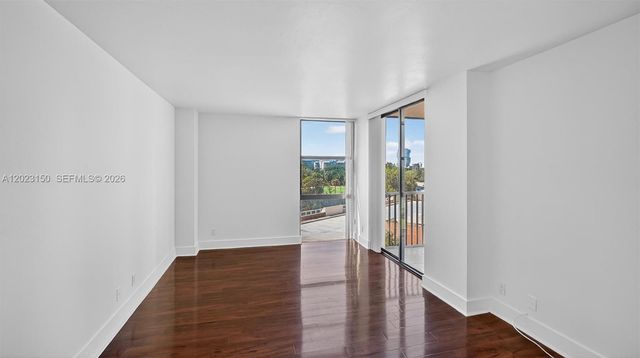 20335 W Country Club Dr 502, Aventura, FL 33180