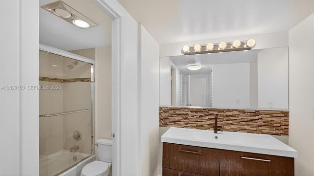 20335 W Country Club Dr 502, Aventura, FL 33180