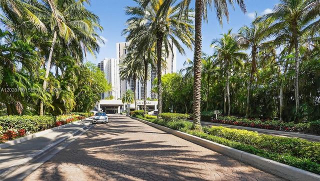 20335 W Country Club Dr 502, Aventura, FL 33180