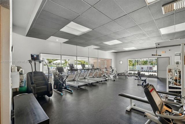 20335 W Country Club Dr 502, Aventura, FL 33180