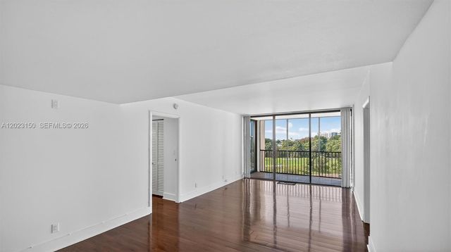 20335 W Country Club Dr 502, Aventura, FL 33180