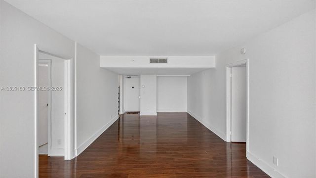 20335 W Country Club Dr 502, Aventura, FL 33180