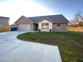 2520 S Schifferdecker Avenue, Joplin, MO 64804