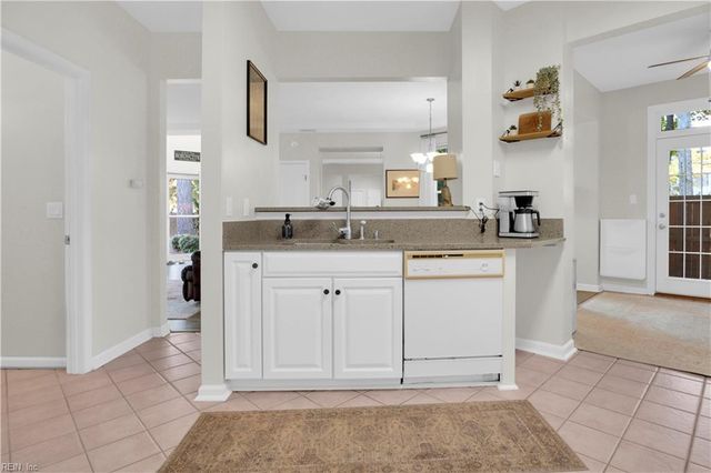 821 Oak Springs CT, Newport News, VA 23602