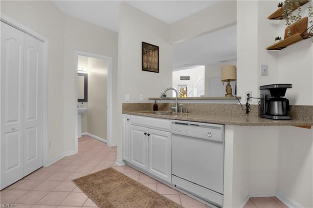 821 Oak Springs CT, Newport News, VA 23602