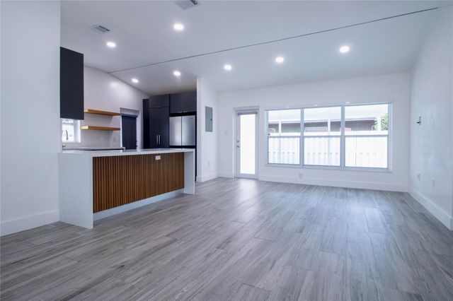 245 SW 20th Street, Fort Lauderdale, FL 33315