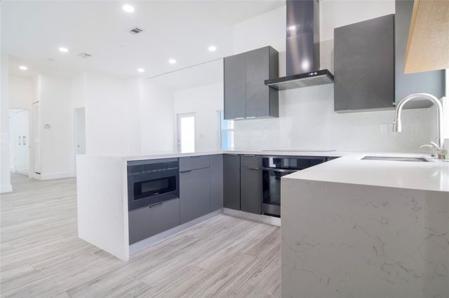 245 SW 20th Street, Fort Lauderdale, FL 33315