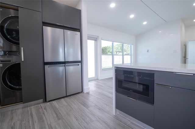 245 SW 20th Street, Fort Lauderdale, FL 33315