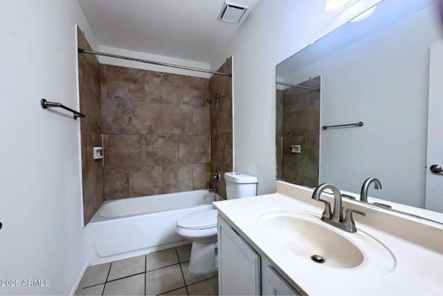 725 W 1st Avenue Apt 201, Mesa, AZ 85210