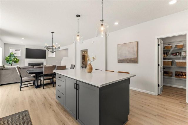 5121 Coronado Drive, Woodbury, MN 55129