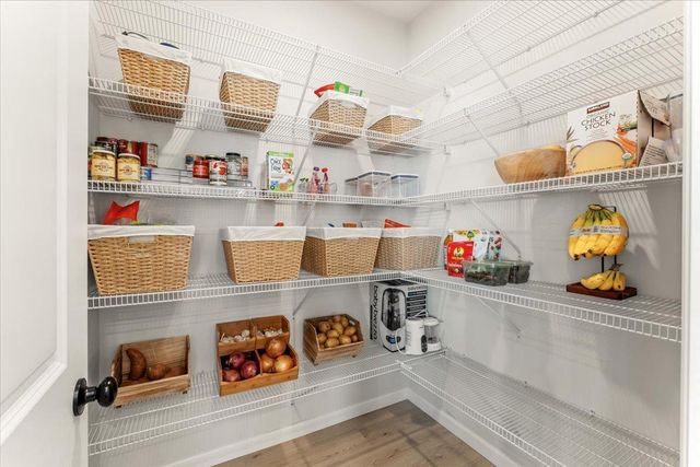 5121 Coronado Drive, Woodbury, MN 55129