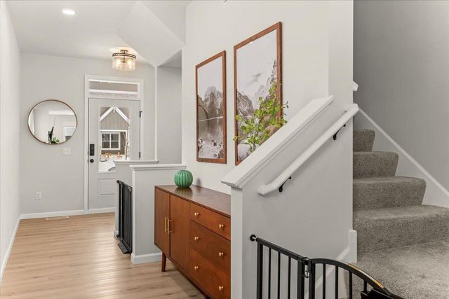 5121 Coronado Drive, Woodbury, MN 55129