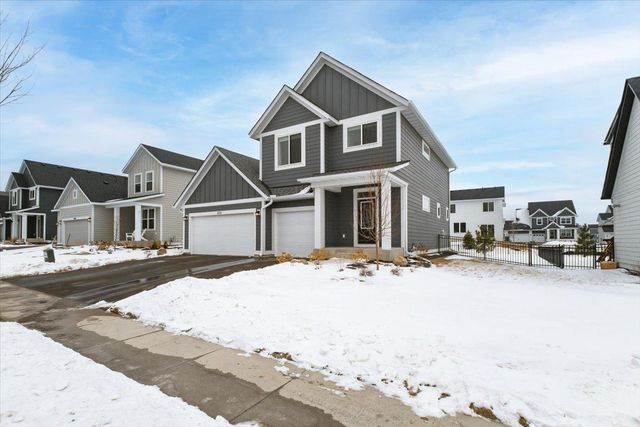 5121 Coronado Drive, Woodbury, MN 55129