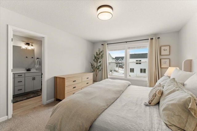 5121 Coronado Drive, Woodbury, MN 55129