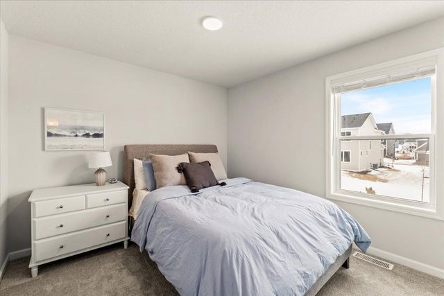 5121 Coronado Drive, Woodbury, MN 55129