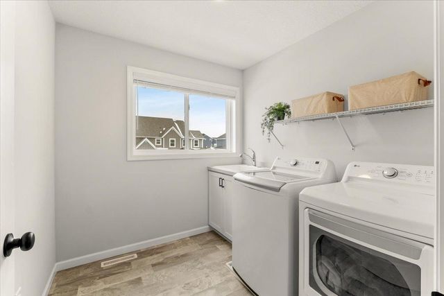 5121 Coronado Drive, Woodbury, MN 55129