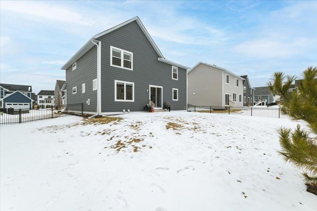 5121 Coronado Drive, Woodbury, MN 55129