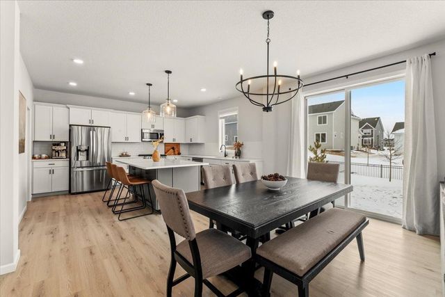 5121 Coronado Drive, Woodbury, MN 55129