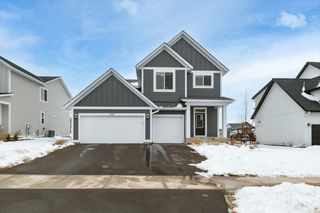 5121 Coronado Drive, Woodbury, MN 55129