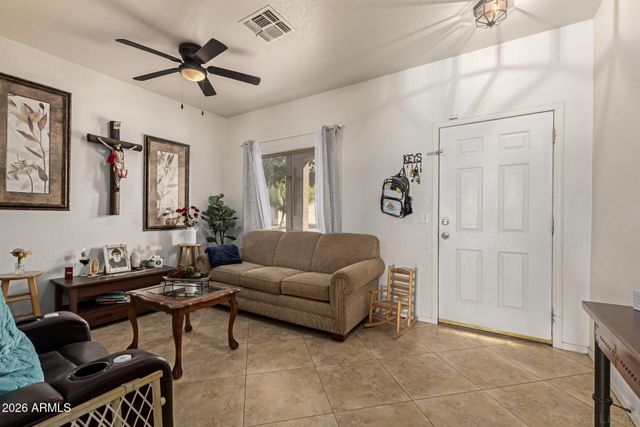 1126 E COWBOY COVE Trail, San Tan Valley, AZ 85143