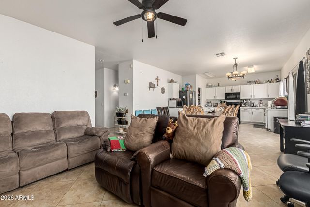 1126 E COWBOY COVE Trail, San Tan Valley, AZ 85143