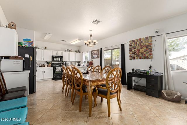 1126 E COWBOY COVE Trail, San Tan Valley, AZ 85143