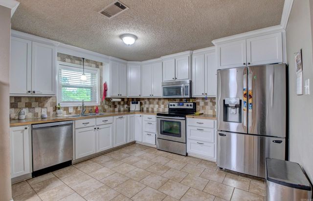 609 Meadow Cir, Beebe, AR 72012
