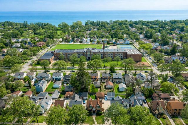 5844 N Shoreland AVENUE, Whitefish Bay, WI 53217