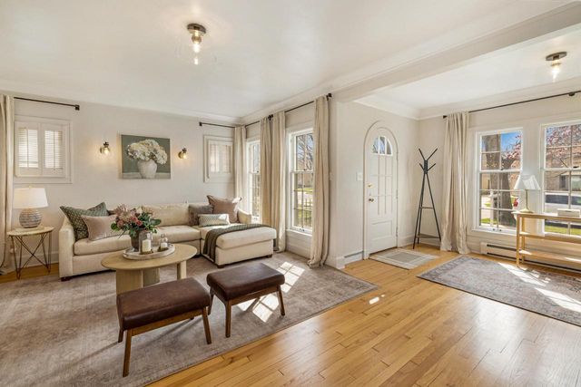 5844 N Shoreland AVENUE, Whitefish Bay, WI 53217