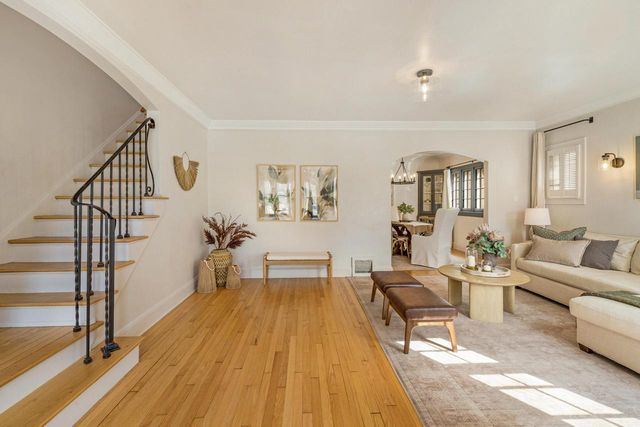5844 N Shoreland AVENUE, Whitefish Bay, WI 53217