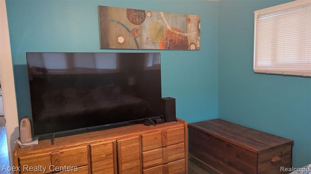 35632 Palmer Road, Westland, MI 48186