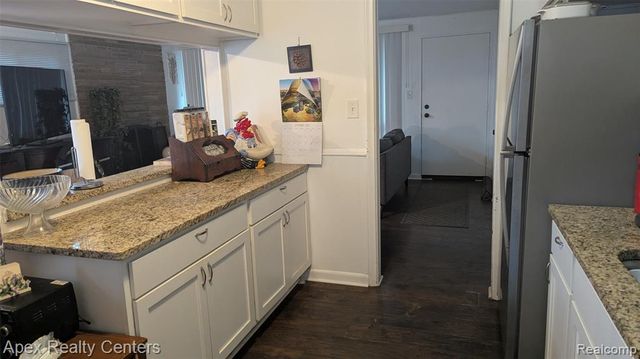 35632 Palmer Road, Westland, MI 48186