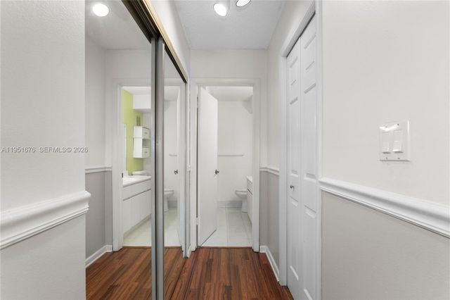 100 Lakeview Dr 108, Weston, FL 33326