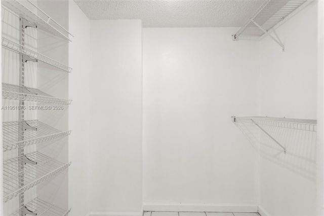 100 Lakeview Dr 108, Weston, FL 33326