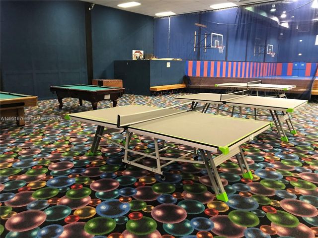 100 Lakeview Dr 108, Weston, FL 33326