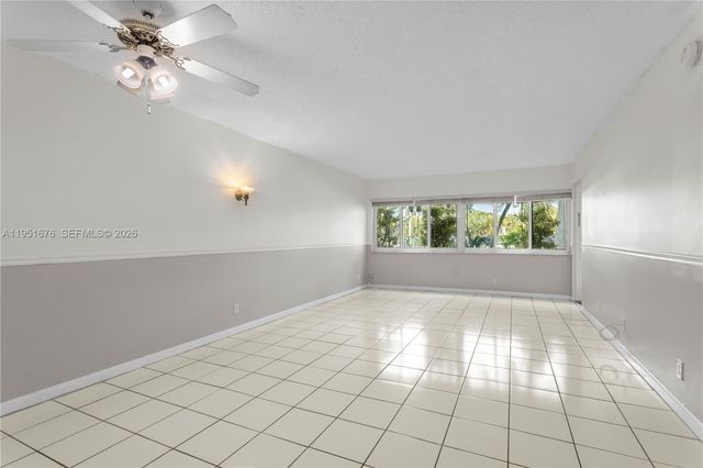 100 Lakeview Dr 108, Weston, FL 33326