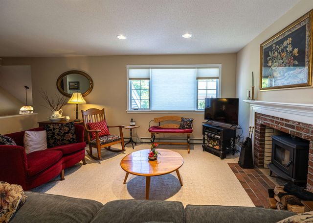 144 Hilltop Place, New London, NH 03257
