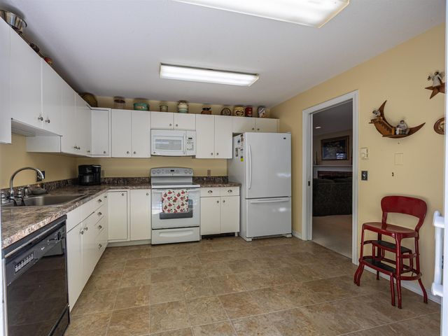 144 Hilltop Place, New London, NH 03257
