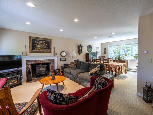 144 Hilltop Place, New London, NH 03257