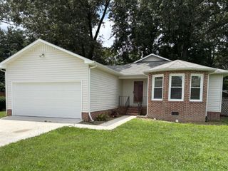 120 Bradbury Ct, Tullahoma, TN 37388