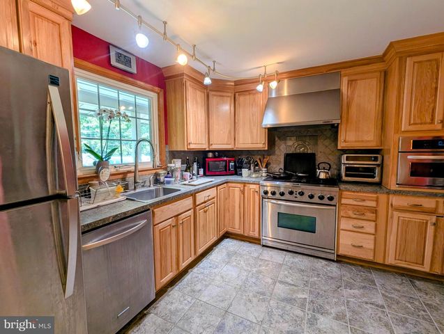 916 MURRAY AVE, Cherry Hill, NJ 08002