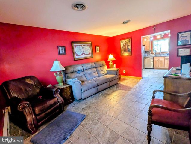 916 MURRAY AVE, Cherry Hill, NJ 08002