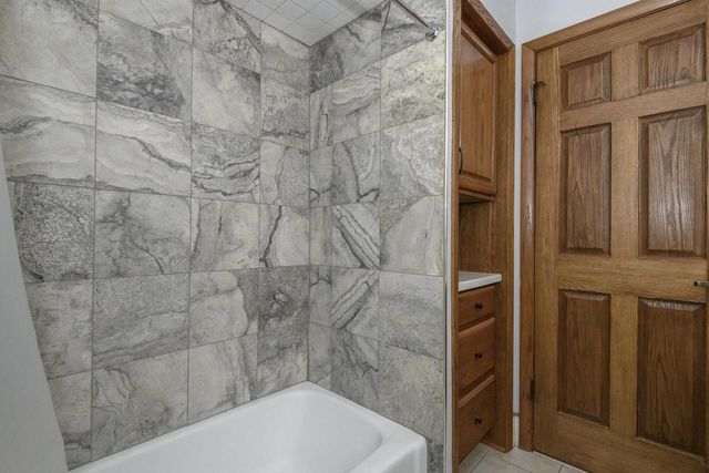 12455 Hickory ROAD, New Berlin, WI 53151