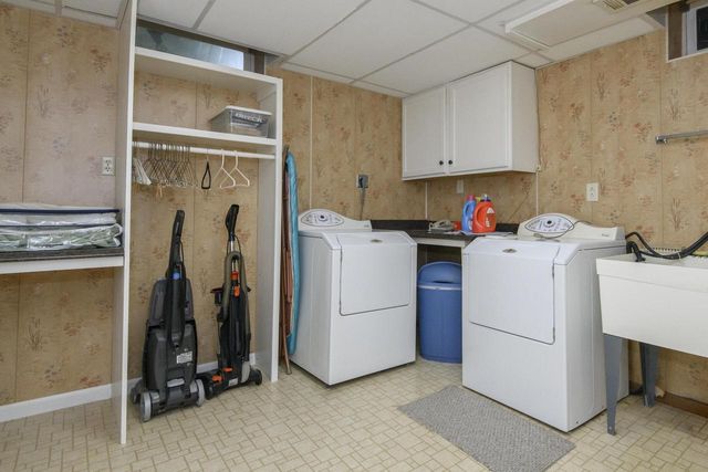 12455 Hickory ROAD, New Berlin, WI 53151