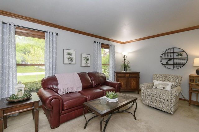 12455 Hickory ROAD, New Berlin, WI 53151